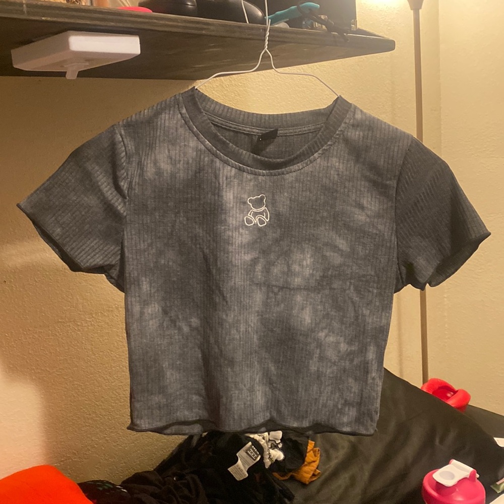 grey crop top